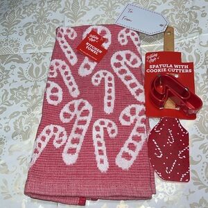New Holiday Style Candy Canes Themed Spatula Cookie Cutter & Kitchen Towel (C-3)